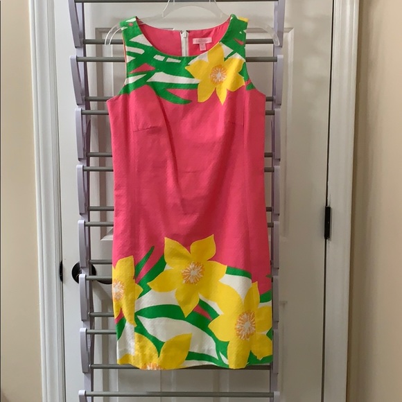 Lilly Pulitzer Dresses & Skirts - Lilly Pulitzer floral shift dress, size2